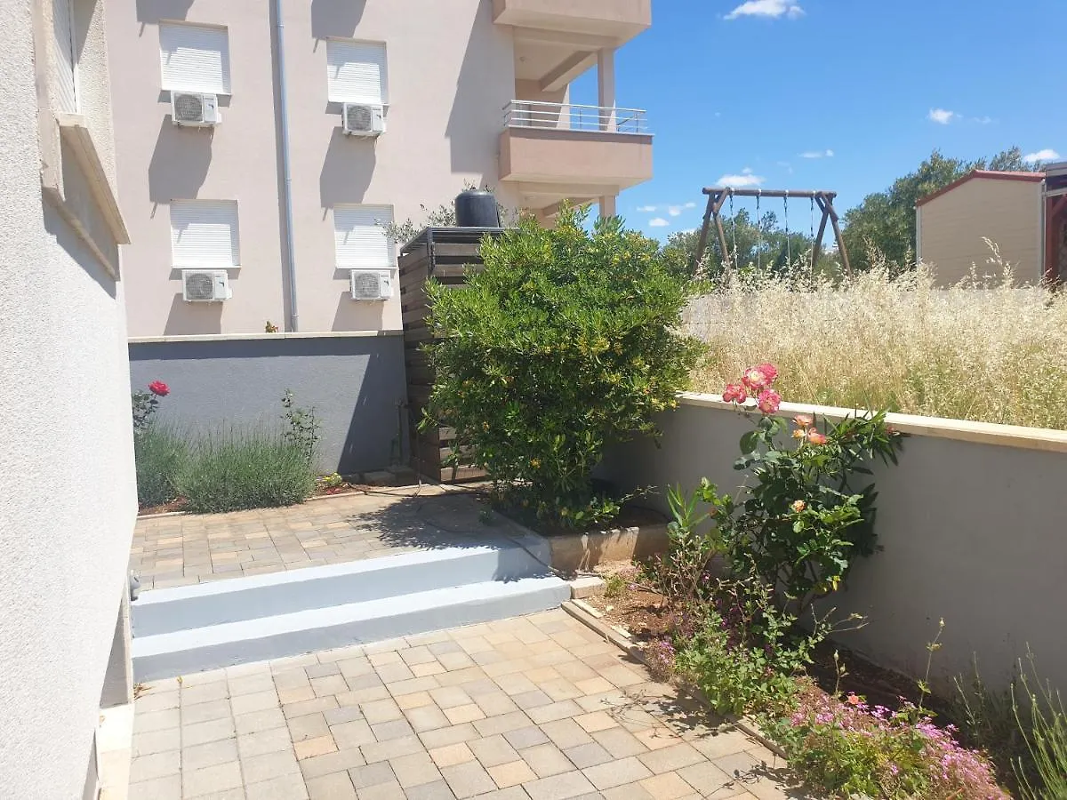 Apartmani Bepo Sveti Filip i Jakov 0*,  Chorvatsko